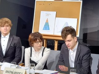 Zwycięstwo w I etapie VI Mistrzostw Debat Oksfordzkich