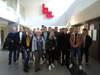 "Z technikum na politechniki"