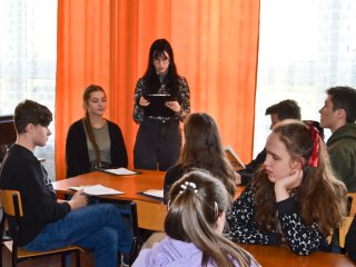 Spotkanie z poezją w szkolnej bibliotece