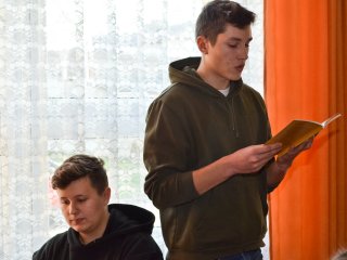 Spotkanie z poezją w szkolnej bibliotece