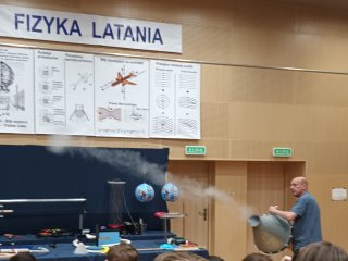 Wyjazd na Pokazy Fizyczne i zwiedzanie Narodowego Muzeum na Majdanku