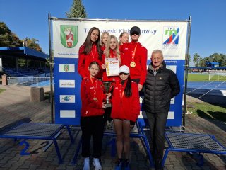 Złota sztafeta! Dziewczęta z ZSBiO najlepsze w województwie!!!