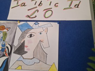 Wystawa prac plastycznych klas pierwszych LO