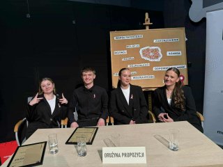 Pierwsze miejsce ZSBiO w Mistrzostwach Debat Oksfordzkich