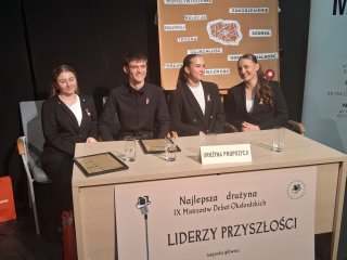 Pierwsze miejsce ZSBiO w Mistrzostwach Debat Oksfordzkich