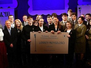 Pierwsze miejsce ZSBiO w Mistrzostwach Debat Oksfordzkich