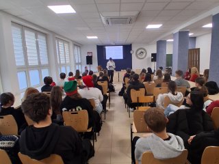 Uczniowie ZSBiO czytają poezję w oryginale