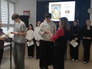 Uczniowie ZSBiO czytają poezję w oryginale